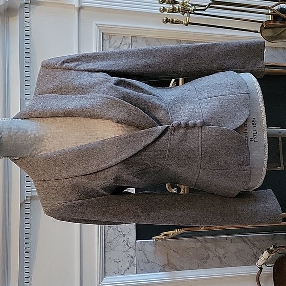 Adrienne Vista dining Suit - Picture 5 of 13
